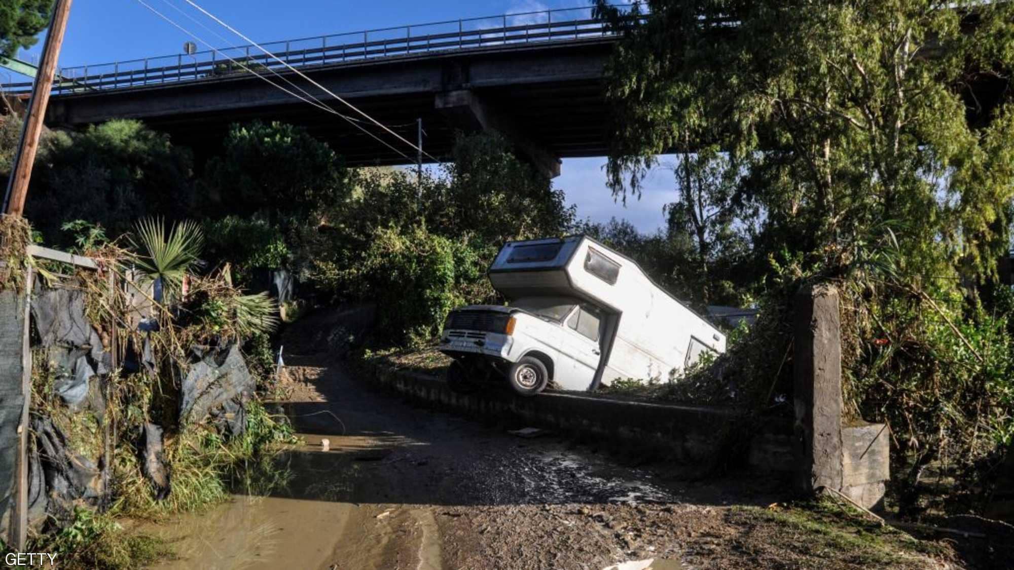 انهيارات ارضية وفيضانات وعواصف شديدة في ايطاليا