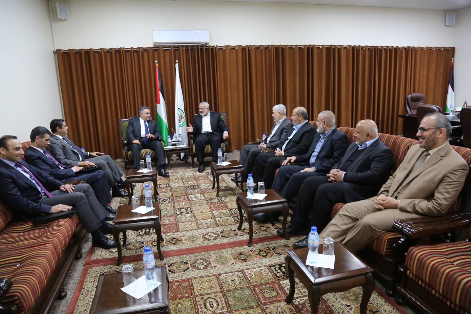 الوفد المصري يلتقي قيادة حماس في غزة