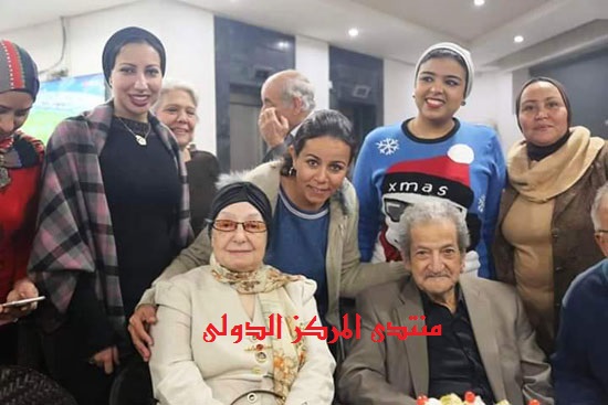 بعد حب دام 81 عاما.. زواج عريس الصحفيين حسين قدرى من الأديبة عصمت صادق  P_1178fkx0u1
