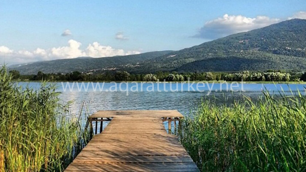 عقارات تركيا, شقق للبيع في سبانجا فوق الطبيعة والأطلالة على البحيرة