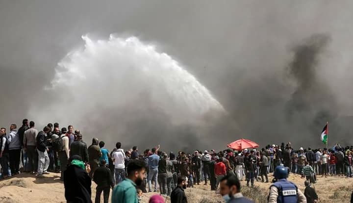 قوات الاحتلال تقمع المتظاهرين شرق غزة
