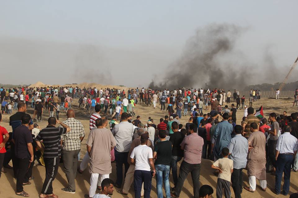 متظاهرون شرق غزة امس الجمعة